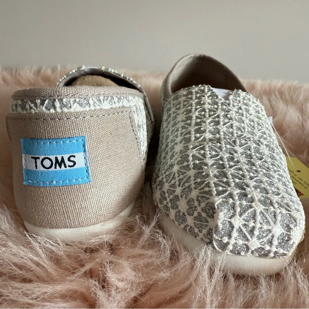 TOMS Kids' Silver Lace Glimmer Toms, New With Tags, Youth 5.5 (Women 7), Sparkly